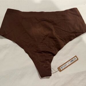 Skims Smoothing Underwear